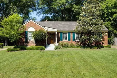 745 Ivy Rd, Memphis, TN 38117