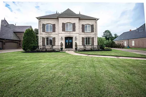 1344 Brayshore Drive Dr, Collierville, TN 38017