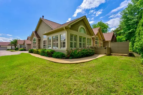 1709 W Southfield Cir, Cordova, TN 38016