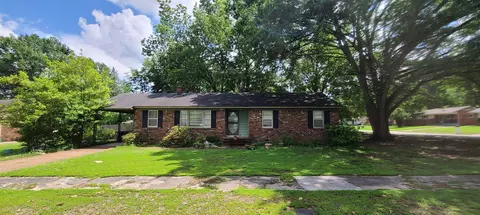 5569 Milam Dr, Memphis, TN 38120