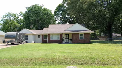 7824 Shamrock Rd, Millington, TN 38053