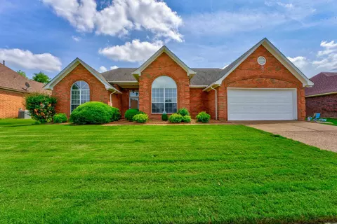 6731 Olivia Forest Rd, Memphis, TN 38141