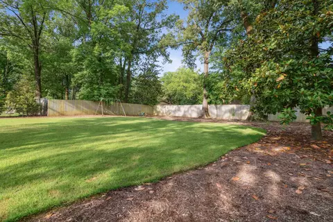 247 E Cherry Cir, Memphis, TN 38117 photo 3