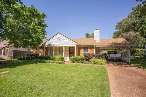 2766 Lakeside Dr, Memphis, TN 38133