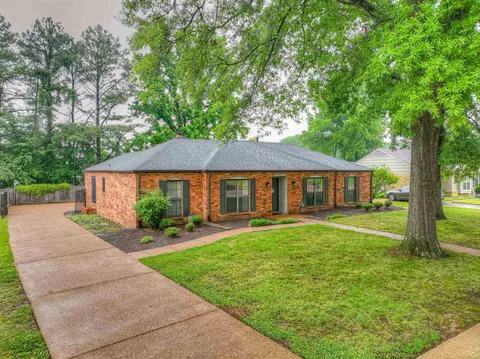 1656 Brierbrook Rd, Germantown, TN 38138
