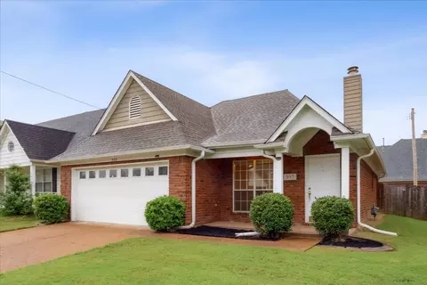 993 Appling Meadow Dr, Cordova, TN 38018