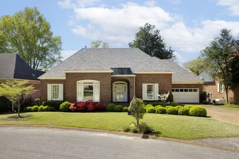 9 Walnut Grove Ct, Memphis, TN 38117