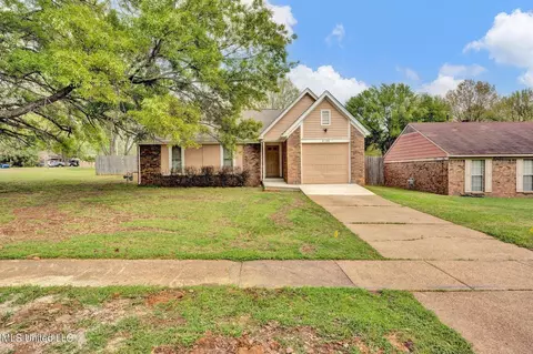 6120 Forestgate Rd, Horn Lake, MS 38637