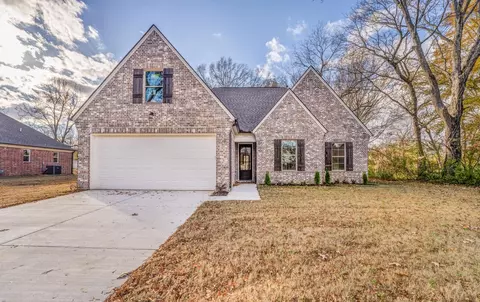 305 S Hiawatha St, Somerville, TN 38068