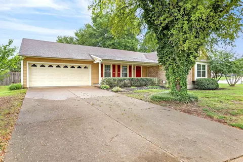 6470 Richfield Dr, Bartlett, TN 38134
