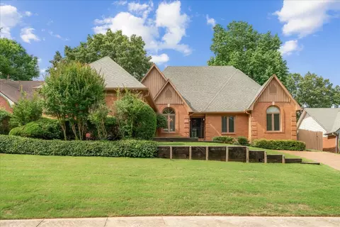 8694 Chris Suzanne Cir, Cordova, TN 38018