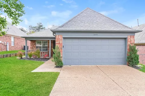 1644 Far Dr, Cordova, TN 38016