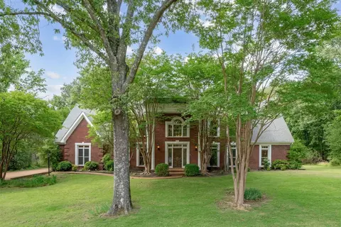 8930 Clair Douwie Cv, Bartlett, TN 38133