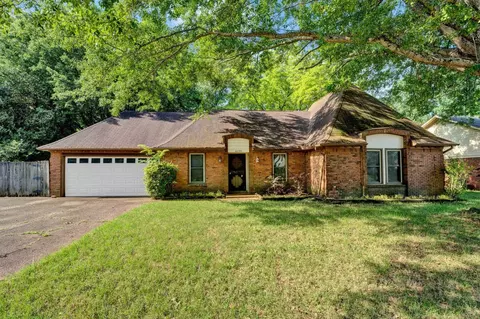 6999 Hearthside Cv, Memphis, TN 38119