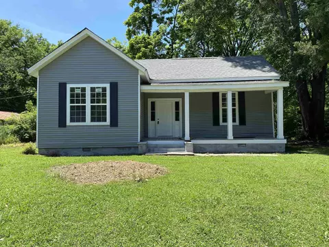 437 Water St, Bolivar, TN 38008