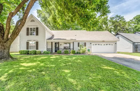 6268 Skyview Cir, Bartlett, TN 38135