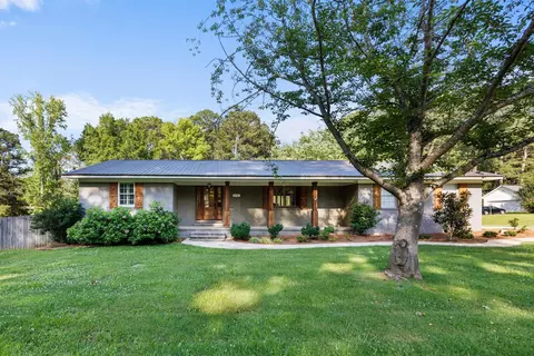 2200 Chestnut Dr, Corinth, MS 38834