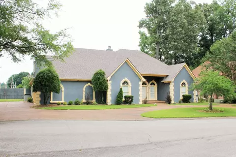 6632 Kirby Oaks Ln, Memphis, TN 38119