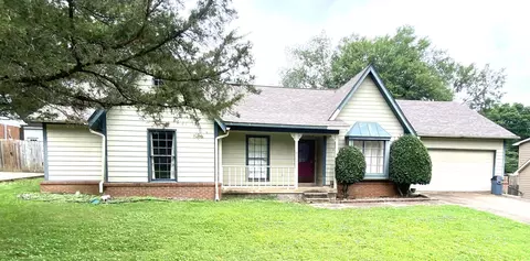 387 Wolf Trap Rd, Collierville, TN 38017