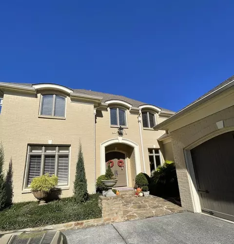 8756 Southwind Dr, Memphis, TN 38125