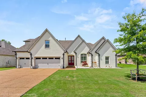 10 Pine Valley Dr, Oakland, TN 38060