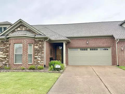 177 St Andrews Dr E #57-E, Oakland, TN 38060