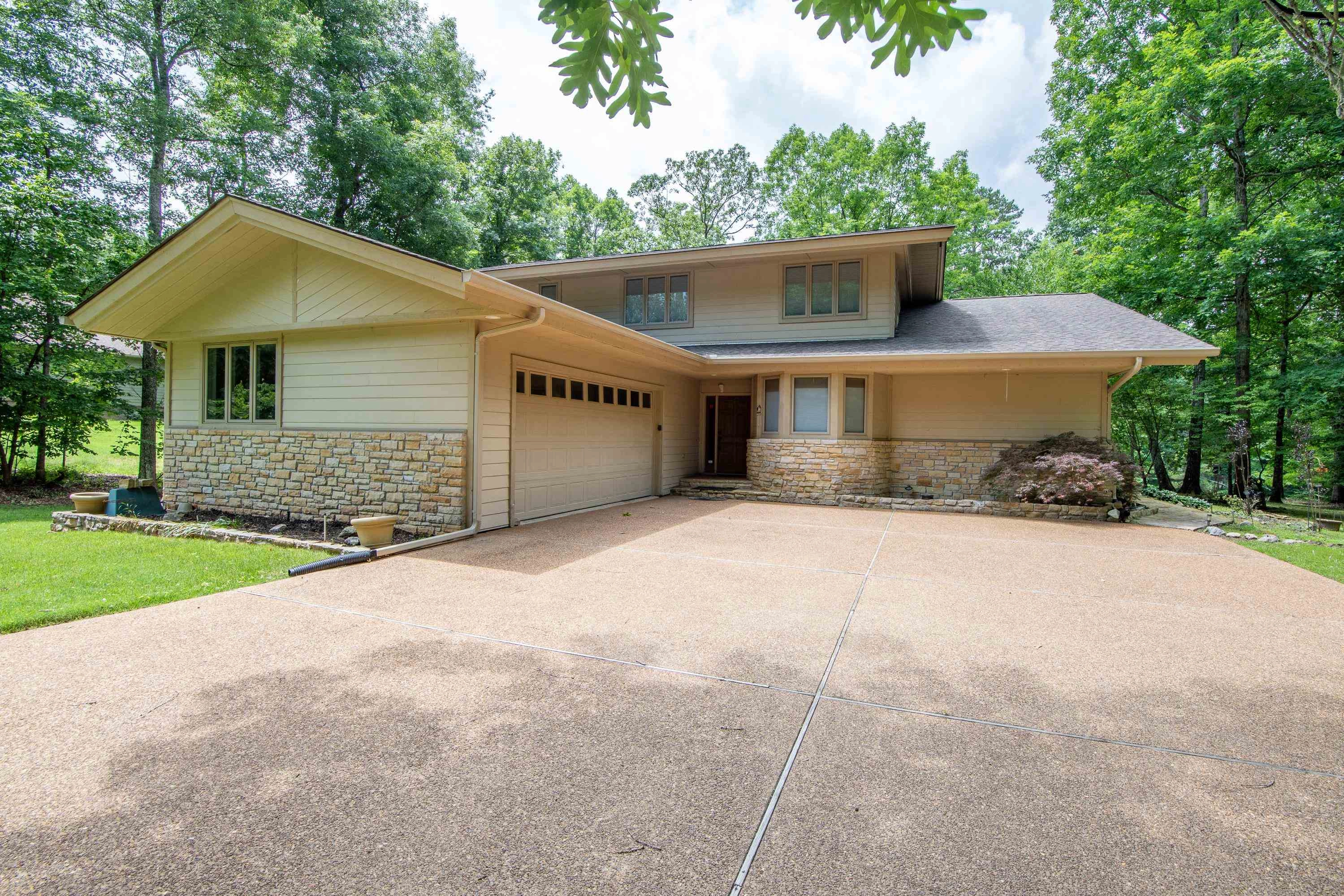 200 WINDWOOD POINTE  