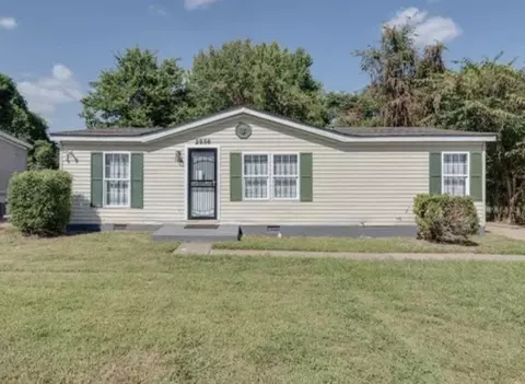 2956 Lake Park Dr, Memphis, TN 38127
