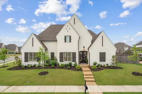 931 Cypress Pond Dr, Collierville, TN 38017