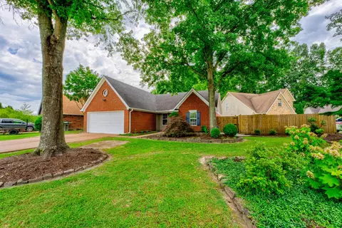 350 Port Douglass Cv, Cordova, TN 38018