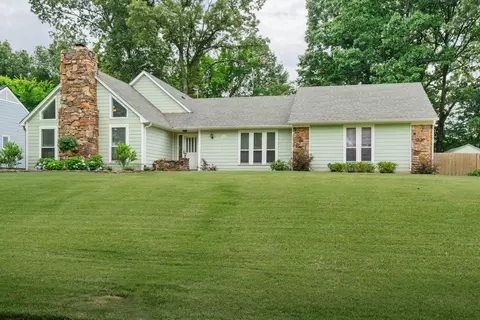 7891 Cross Ridge Dr, Germantown, TN 38138