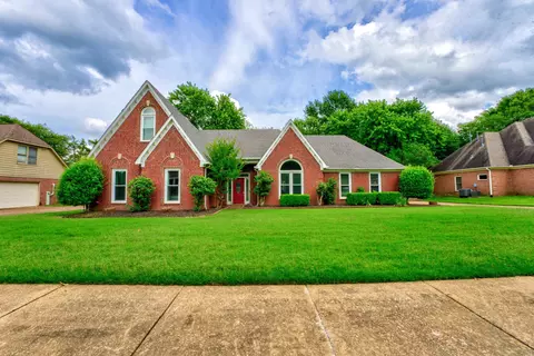 702 Sugarbush Cv, Collierville, TN 38017