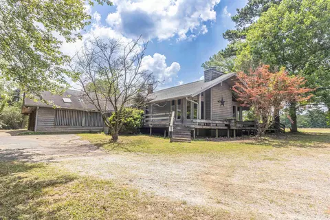 390 Julian Ln, Pinson, TN 38366