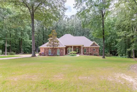 1813 Pecan Dr, Hernando, MS 38632