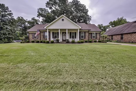 2678 Larch Trail Dr, Bartlett, TN 38134