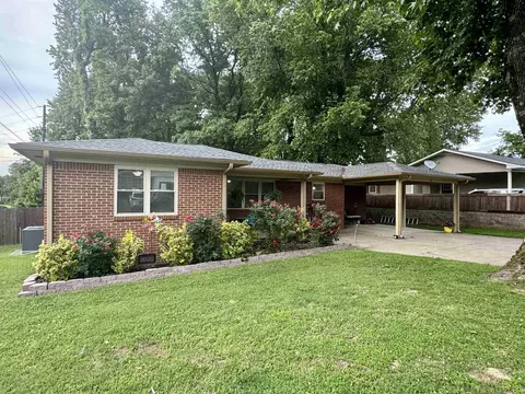 14 Center Ave, Munford, TN 38058