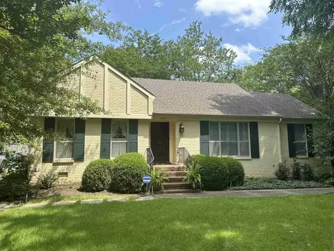 734 Center Dr, Memphis, TN 38112