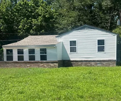 2568 Sunny Hill Dr, Memphis, TN 38127