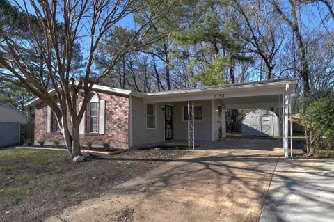 3758 Ridgemont Rd, Memphis, TN 38128