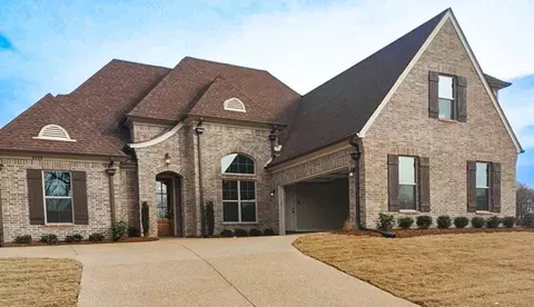 8488 Richland Lake Dr, Bartlett, TN 38133