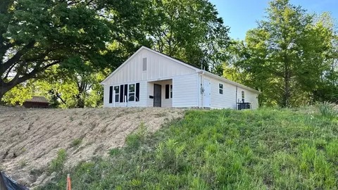 297 E Raines Rd, Memphis, TN 38109