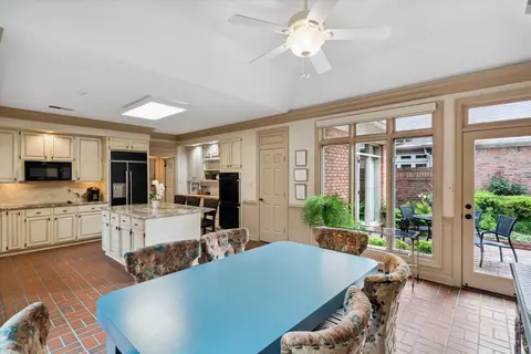 967 E Riverwalk Dr, Memphis, TN 38120 photo 9