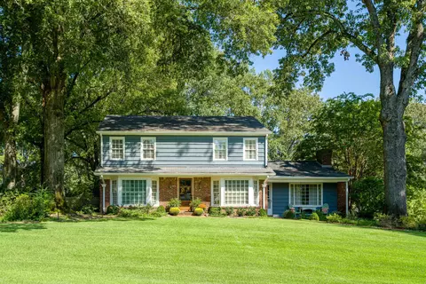 2572 Hacks Cross Rd, Germantown, TN 38138