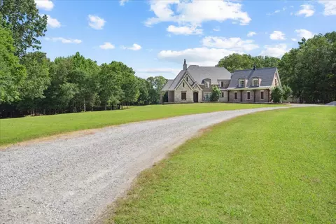 5300 Raleigh-lagrange Dr, Piperton, TN 38017