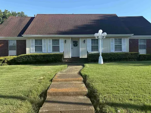 1203 S Hester Cir, Memphis, TN 38116