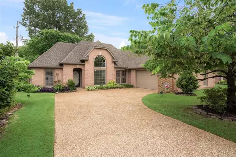 7630 Dexter Hills Dr, Memphis, TN 38016