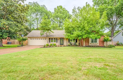 166 E Graycrest Ave, Collierville, TN 38017