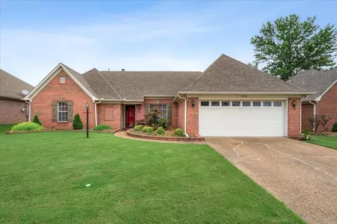 5272 Seahorse Dr, Memphis, TN 38141