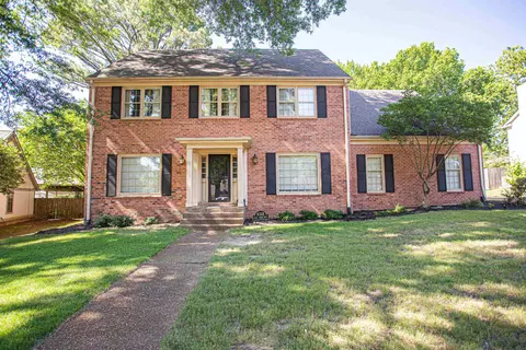 8318 Shady Creek Dr, Germantown, TN 38138