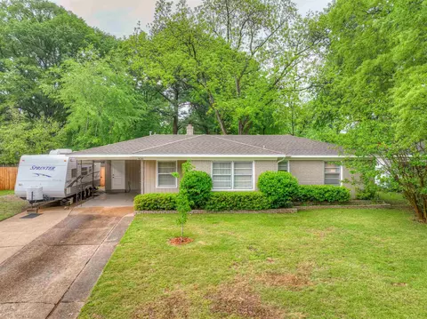 5030 Quince Rd, Memphis, TN 38117